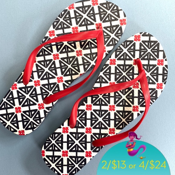 old navy patterned flip flops